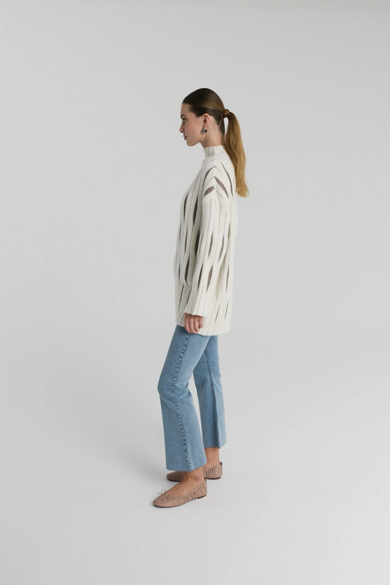 25033 | LENORA
